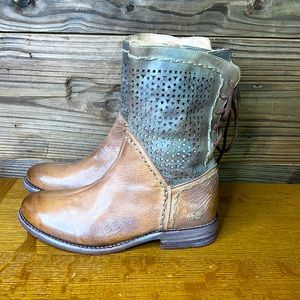 Bedstu boot - laser cutout and vibrant soles - size 9 NEW